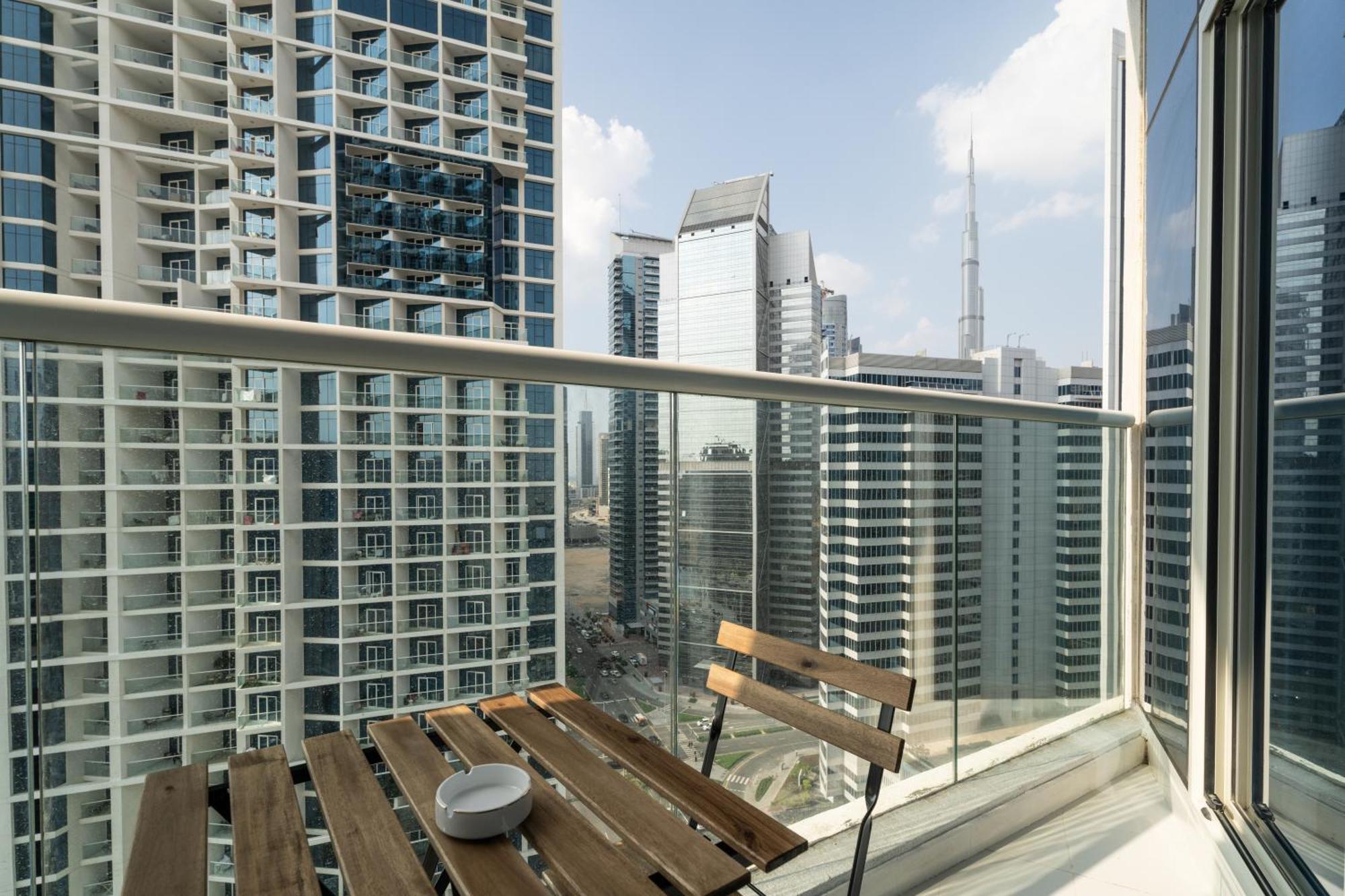 Appartement Aliving Stylish At Damac Prive With Balcony And Partial Burj Khalifa View-1315 *