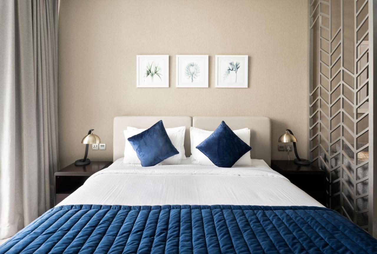 Aliving Stylish At Damam Prive With Balcony And Partial Burj Khalifa View-1315 شقة *