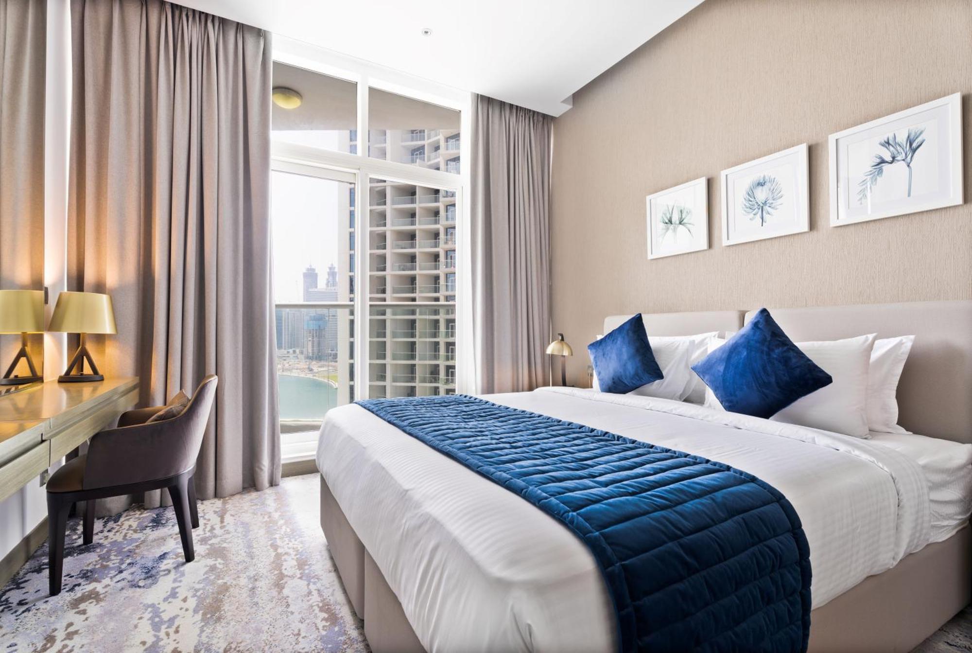 Aliving Stylish At Damam Prive With Balcony And Partial Burj Khalifa View-1315 شقة *